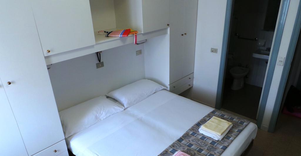 Hotel Nuovo Fiore Cattolica Bagian luar foto